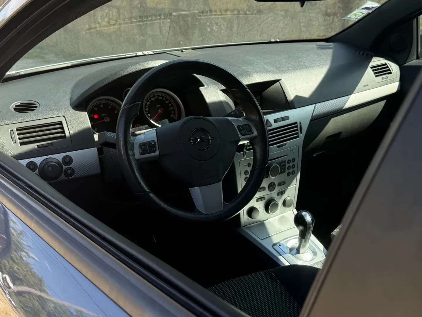 Opel Astra GTC 1.6 Easytronic - foto 5