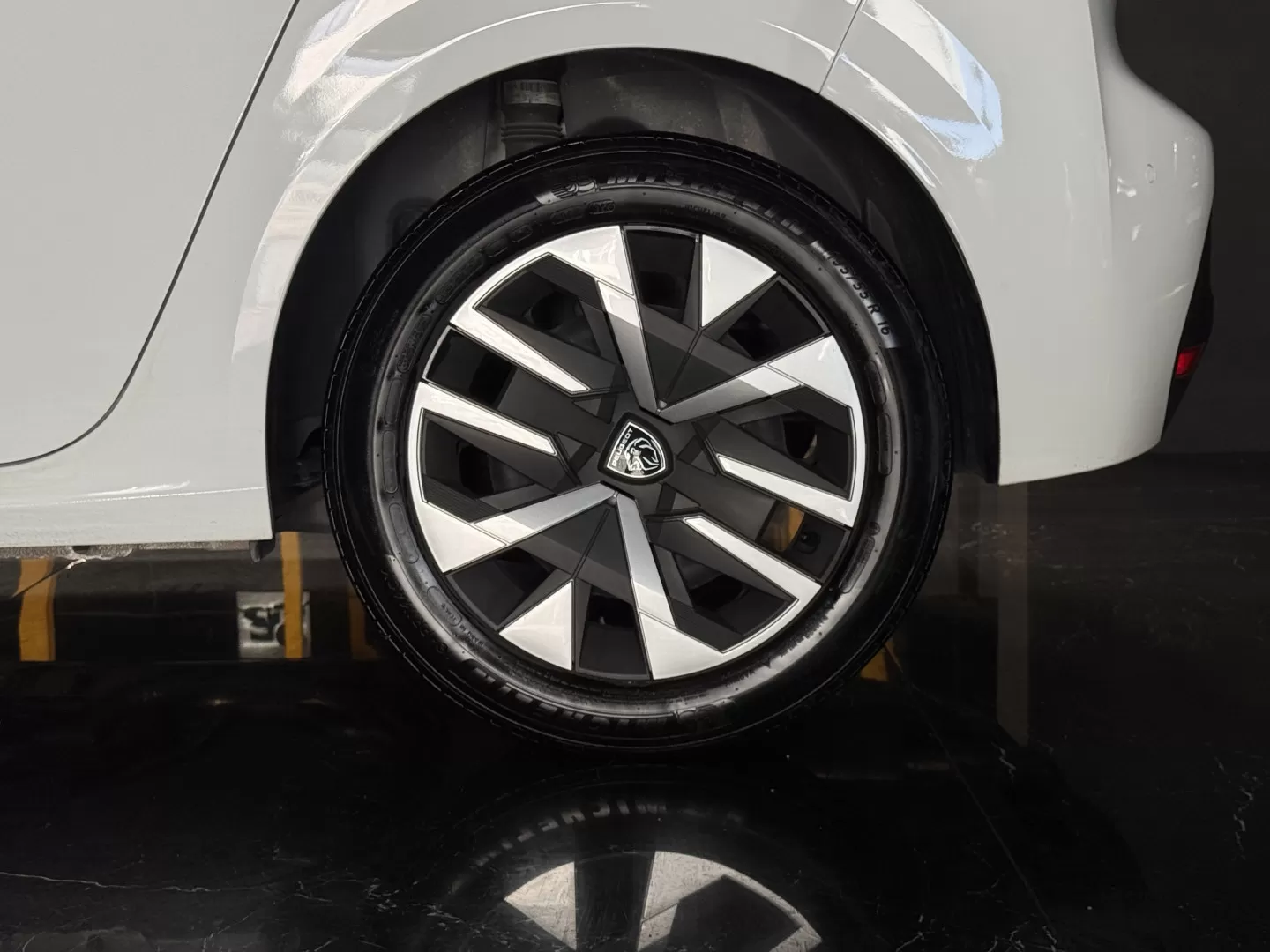 Peugeot 208 1.2 PureTech Active - foto 8